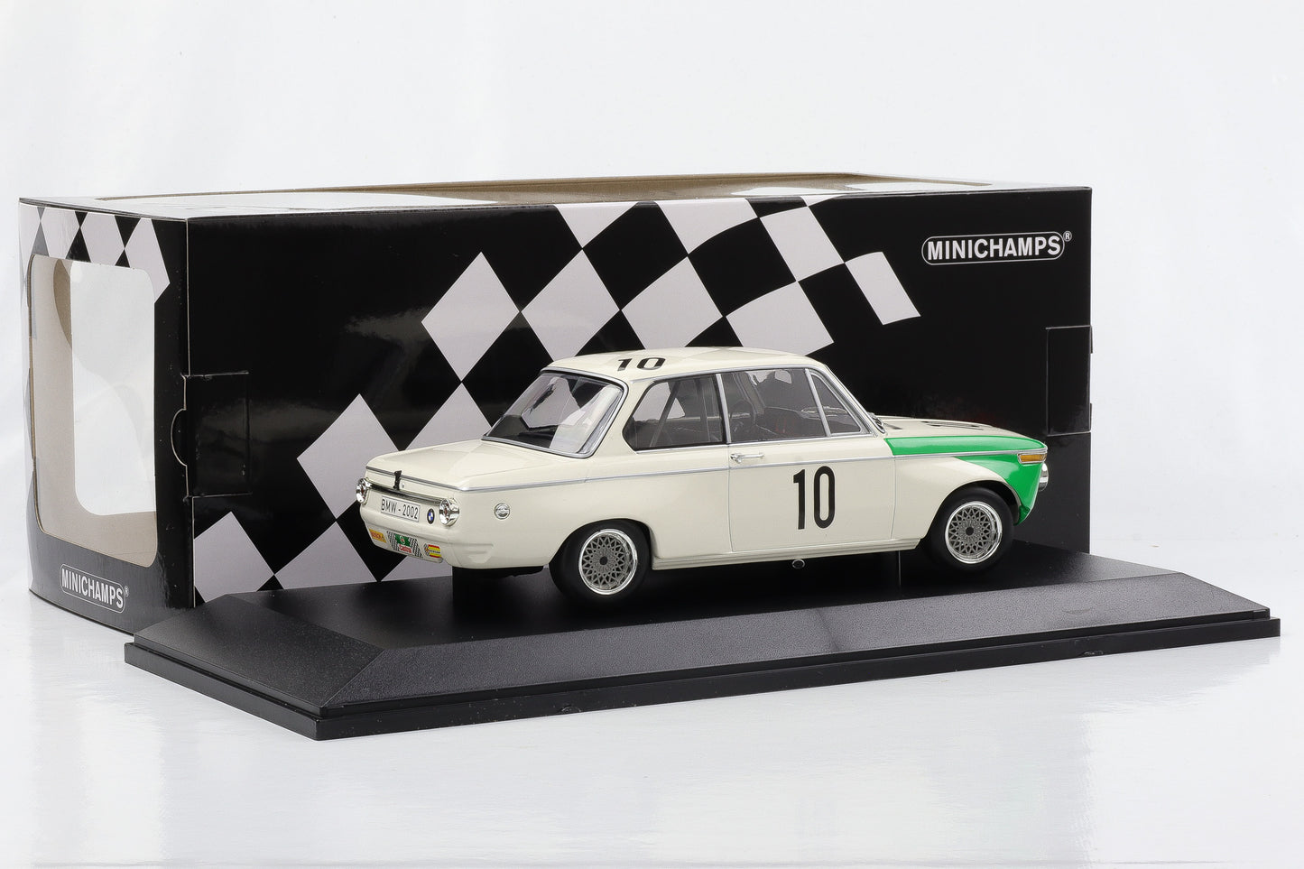 1:18 Minichamps BMW 2002 tiK Nürburgring 1968 GP #10 Quester Hahne BMW