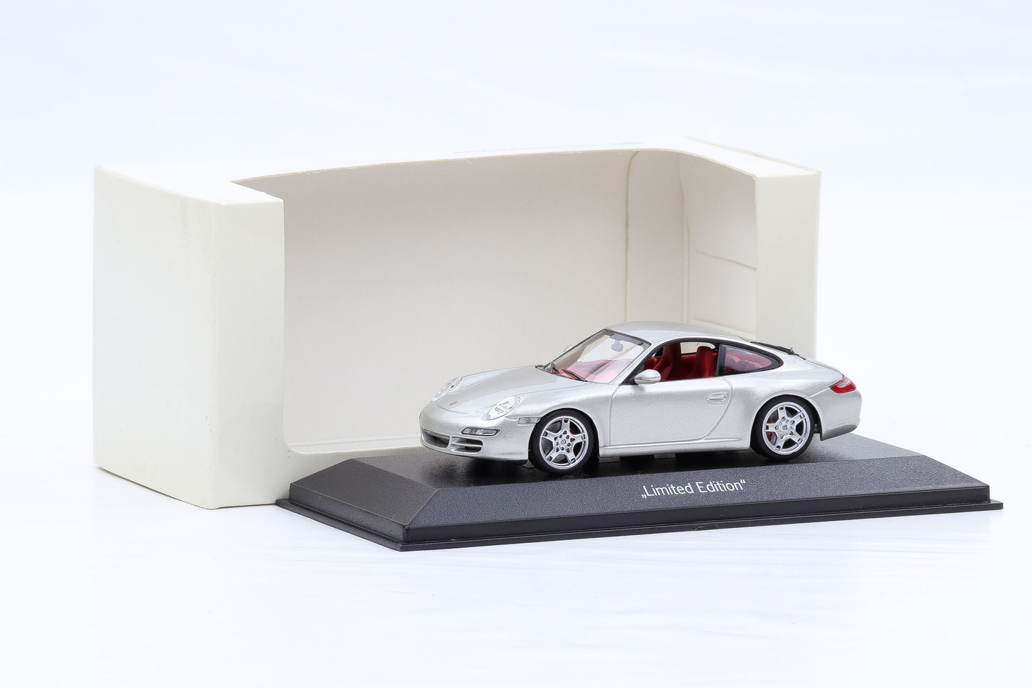 1:43 Minichamps Porsche 911 997 Carrera S silber 2005 WAP Dealer