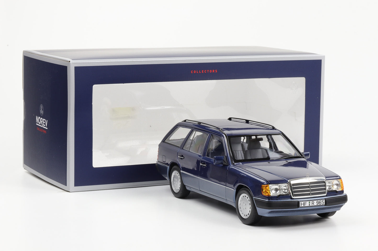 1:18 Mercedes-Benz 300D T-Modell S124 124 1990 nautical blue metallic Norev limited