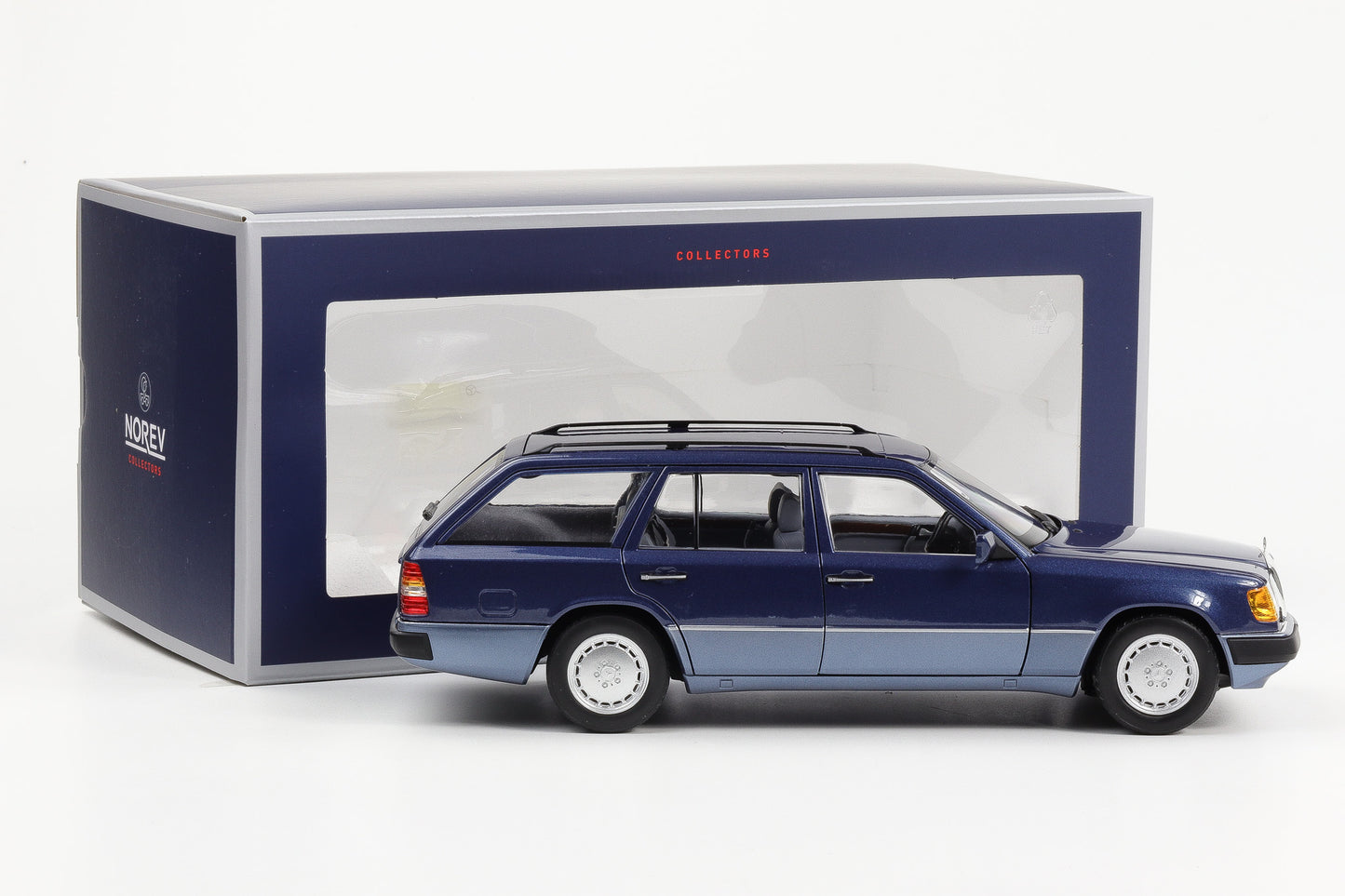 1:18 Mercedes-Benz 300D T-Modell S124 124 1990 nautical blue metallic Norev limited