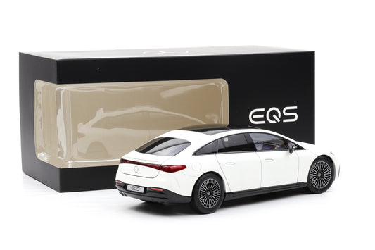 1:18 Mercedes-Benz EQS V297 Opalithweiß bright 2022 NZG Dealer