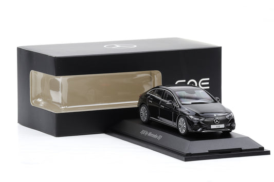 1:43 Herpa Mercedes-Benz EQ EQE V295 obsidianschwarz 2022 Dealer Acrylbox