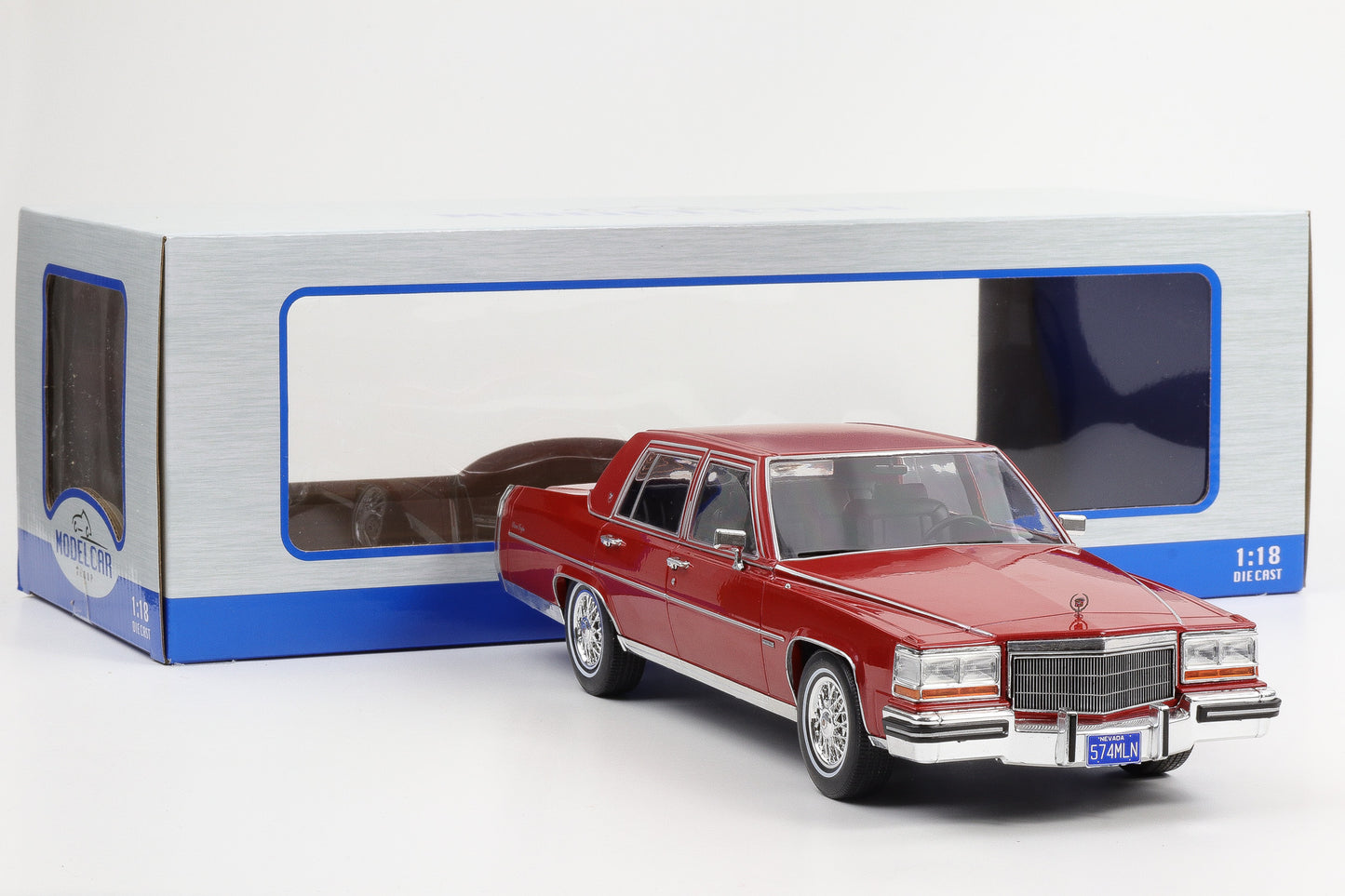 1:18 Cadillac Fleetwood Brougham dunkelrot metallic 1982 MCG diecast