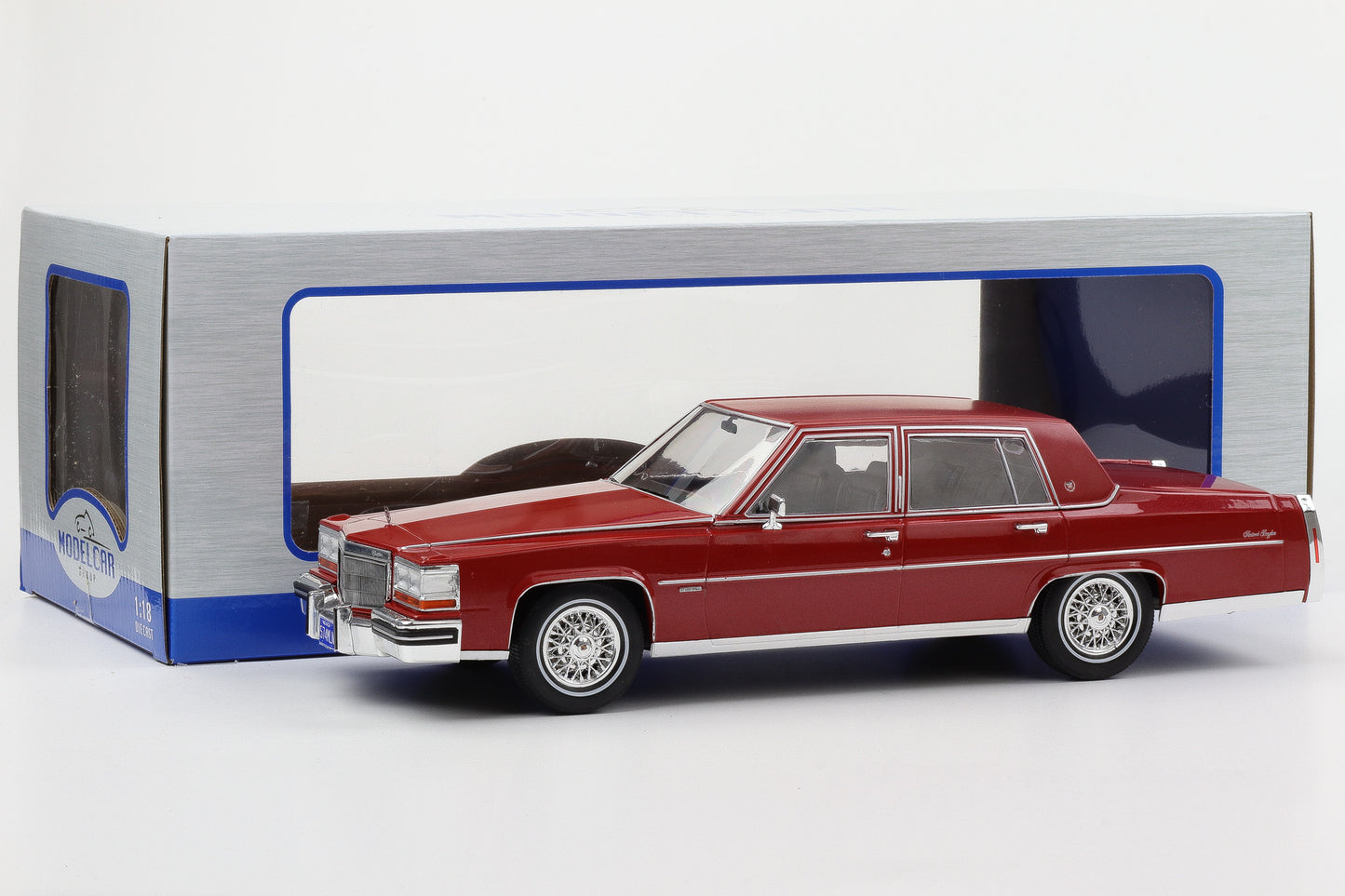 1:18 Cadillac Fleetwood Brougham dunkelrot metallic 1982 MCG diecast