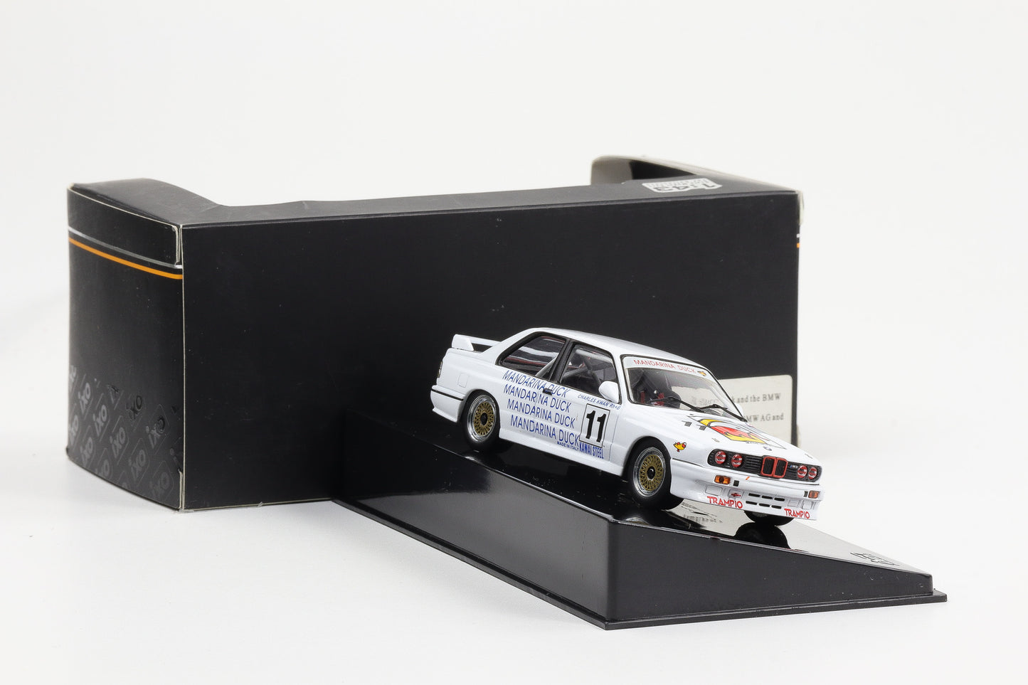 1:43 IXO BMW M3 E30 #11 Mandarina Duck C. Kwan Macau Guia Race 1989