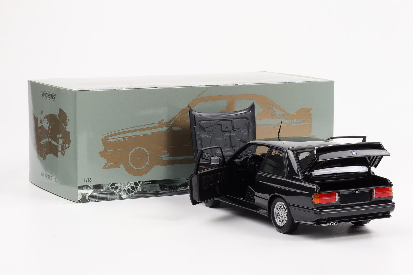 1:18 Minichamps BMW M3 E30 Street Evo 1989 schwarz metallic full opening