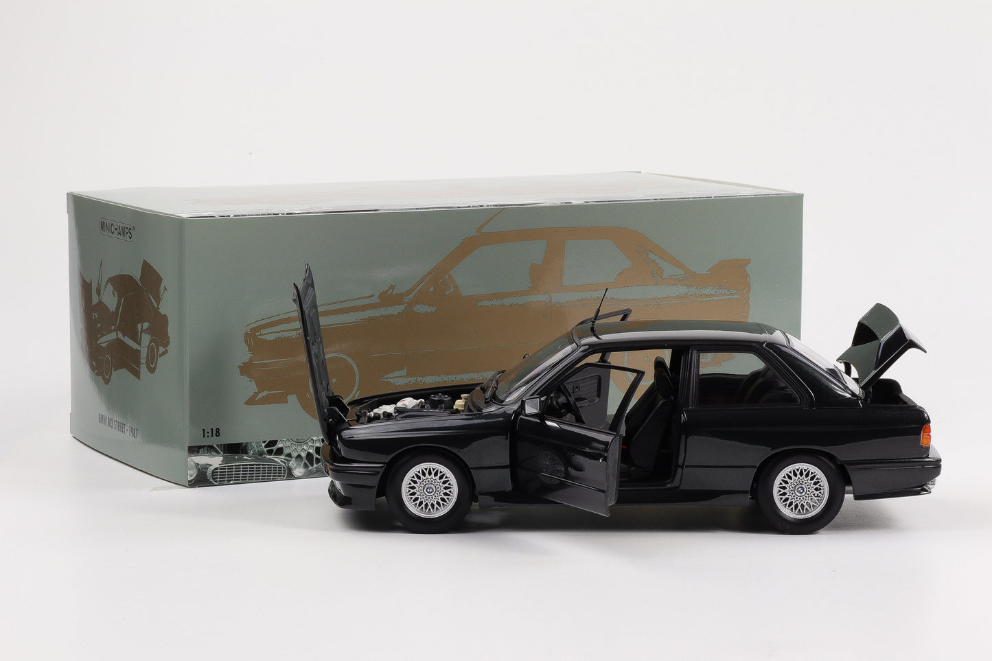 1:18 Minichamps BMW M3 E30 Street Evo 1989 schwarz metallic full opening
