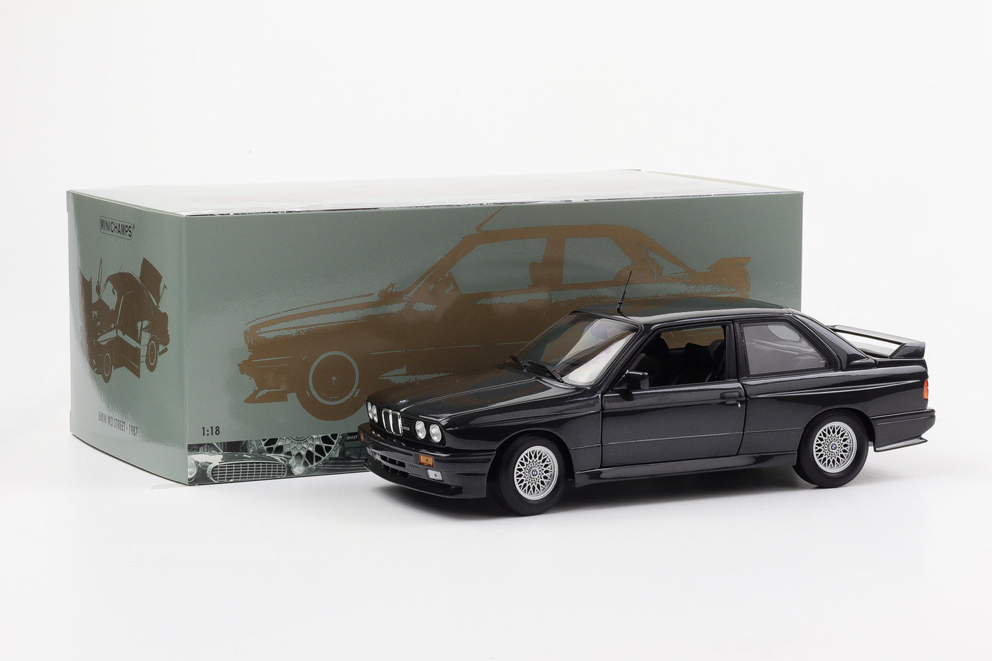 1:18 Minichamps BMW M3 E30 Street Evo 1989 schwarz metallic full opening