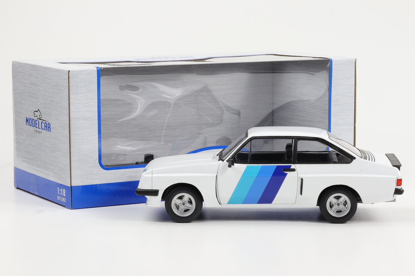 1:18 MCG Ford Escort MK II RS 2000 X-pack weiß blaue Streifen MCG18351