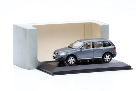 1:43 Minichamps Volkswagen VW Touareg V10 TDI Typ 7L 2006 graumetallic Dealer