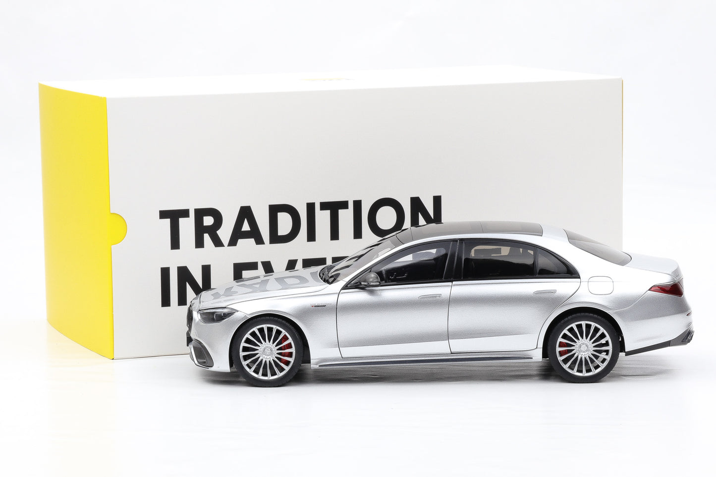 1:18 NZG Mercedes-Benz AMG S 63 E V8 Performance 2022 hightech silver