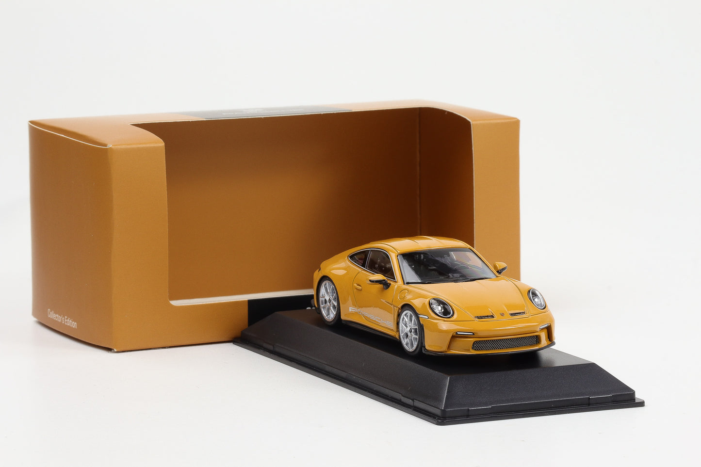 1:43 Spark Porsche 911 992 S/T Bahamagelb 1:43 WAP Dealer diecast