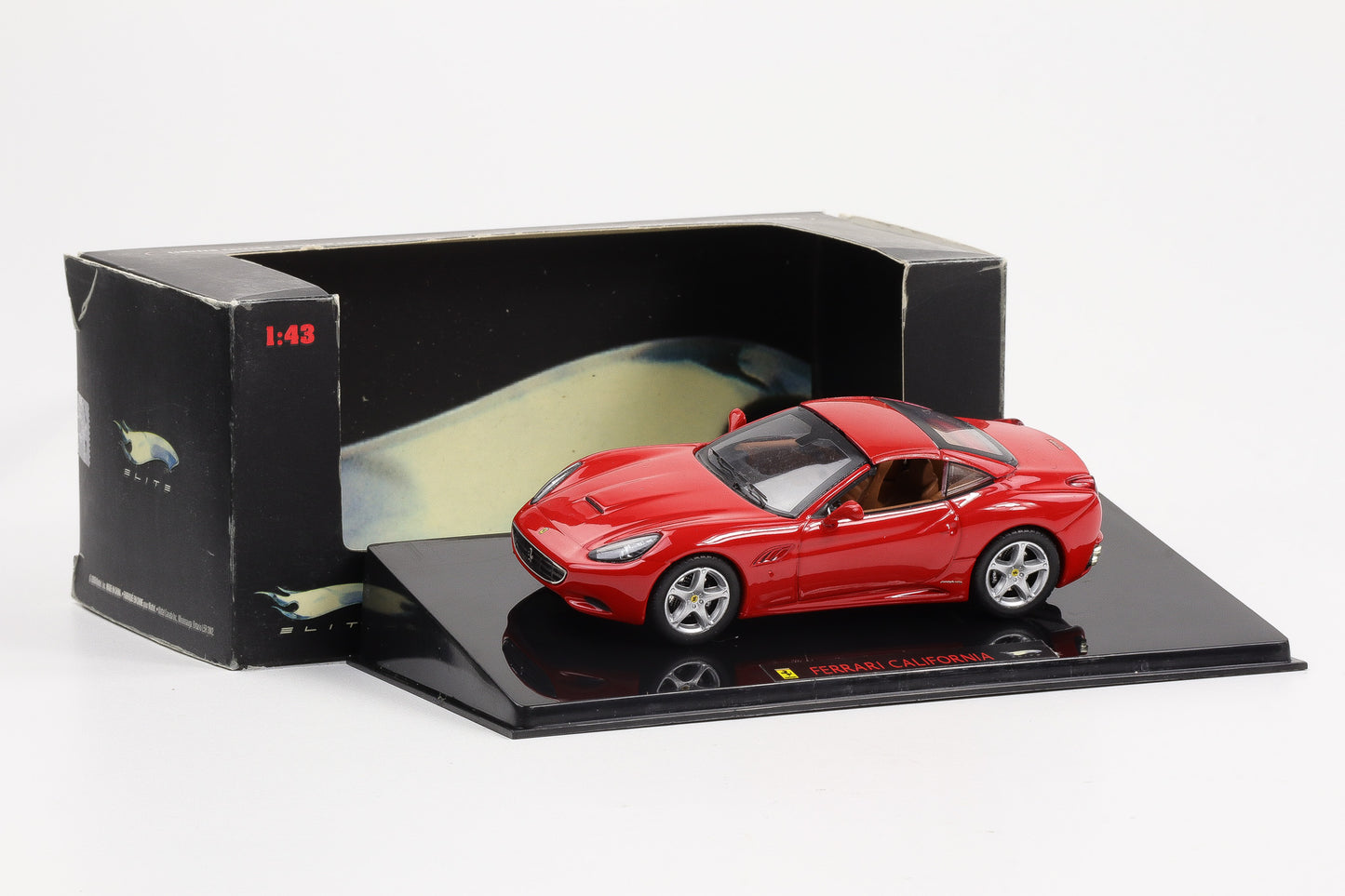 1:43 Hot Wheels Elite Ferrari California Spider Hardtop 2008 rot N5592