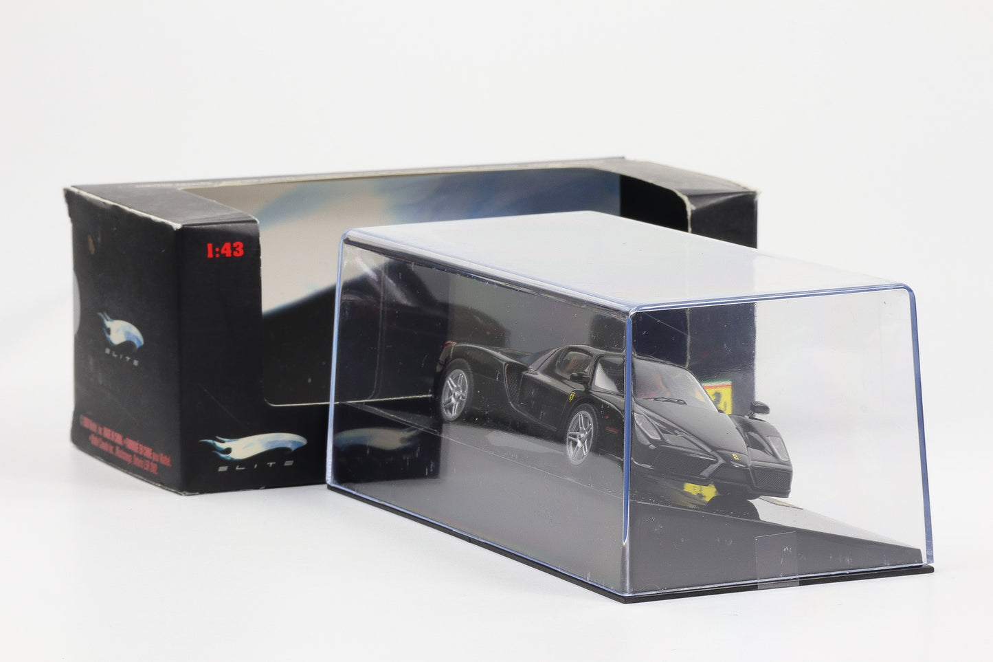 1:43 Hot Wheels Elite Ferrari "Enzo Ferrari" schwarz P9936