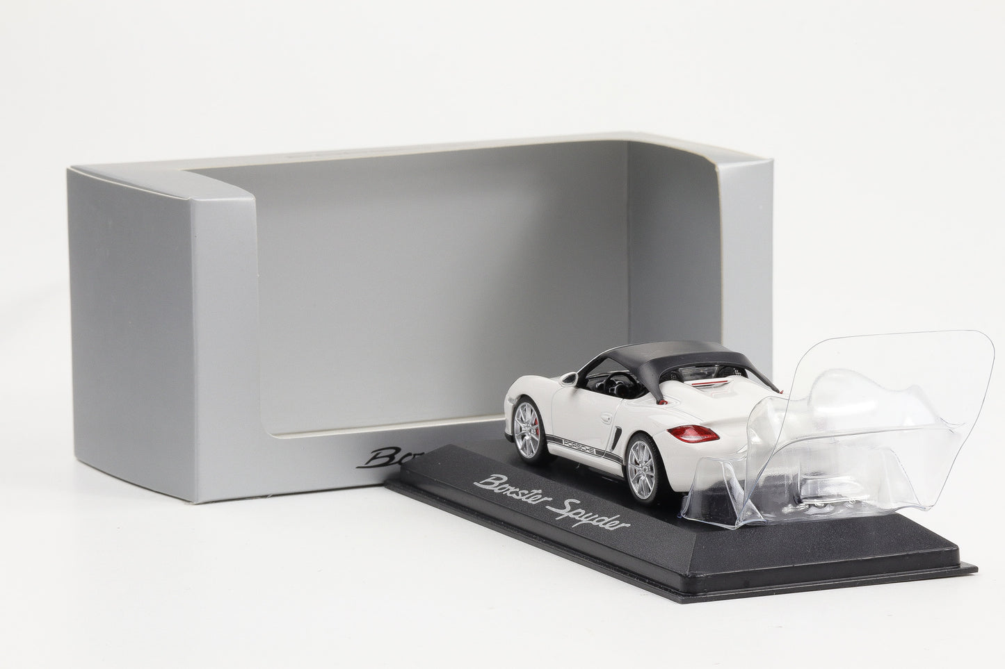 1:43 Porsche Spyder II incl. Verdeck 2010 Carraraweiß Minichamps WAP Dealer