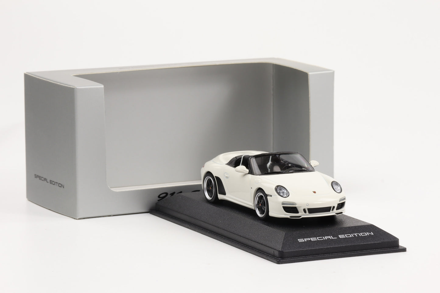 1:43 Porsche 911 997 Speedster 2010 weiß Minichamps WAP Dealer