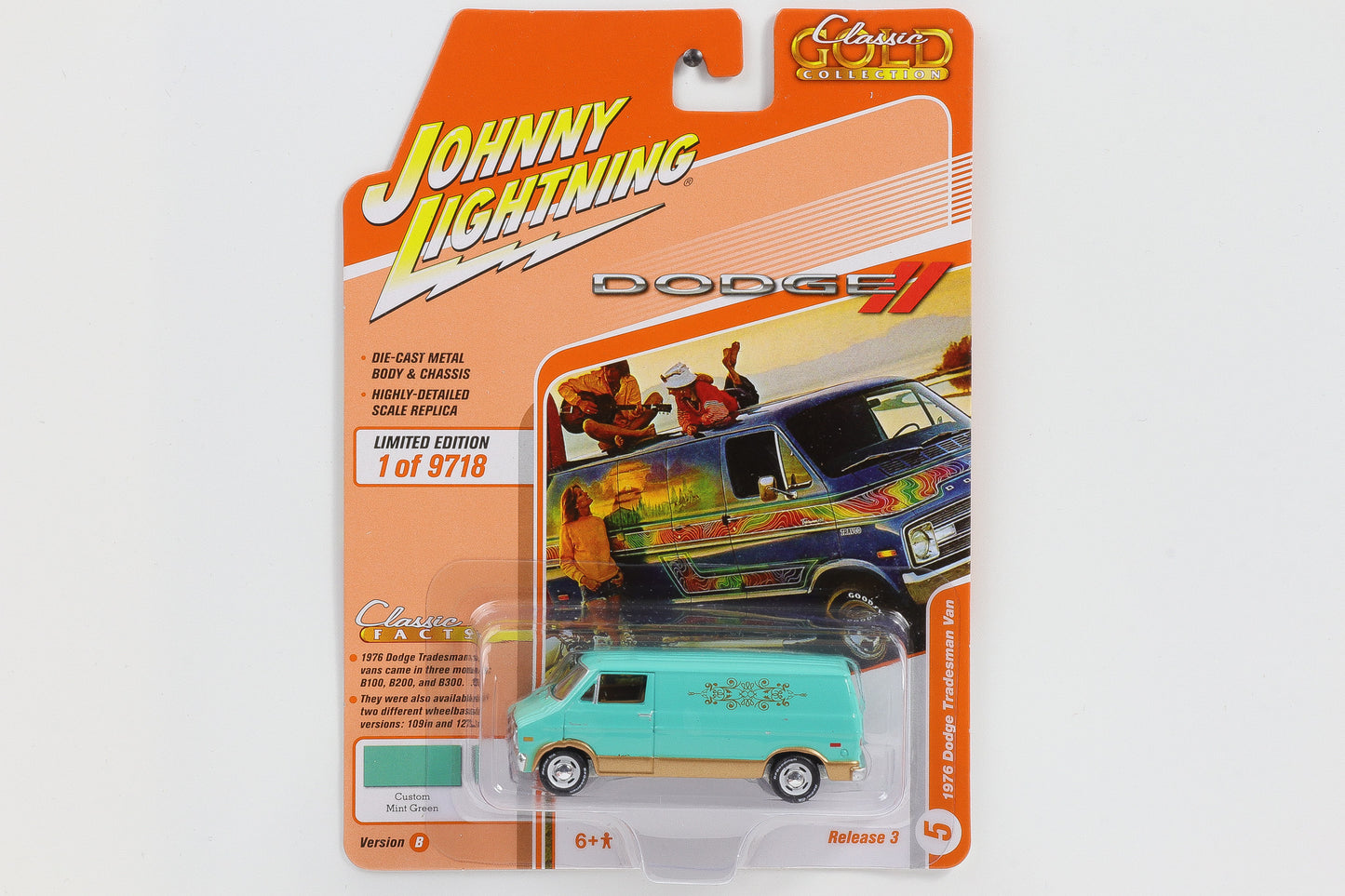 1:64 1976 Dodge Trademan mint green Johnny Lightning Classic Gold Collection
