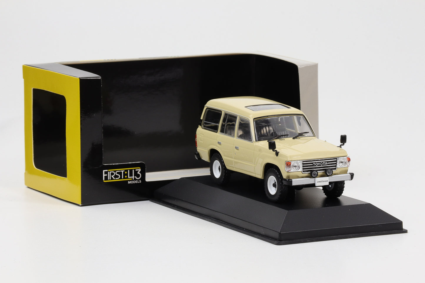 1:43 First Toyota Land Cruiser 60 Series beige 1982 diecast