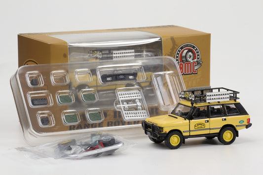 1:64 BMC Range Rover Classic LSE Camel Trophy RHD mit Zubehör