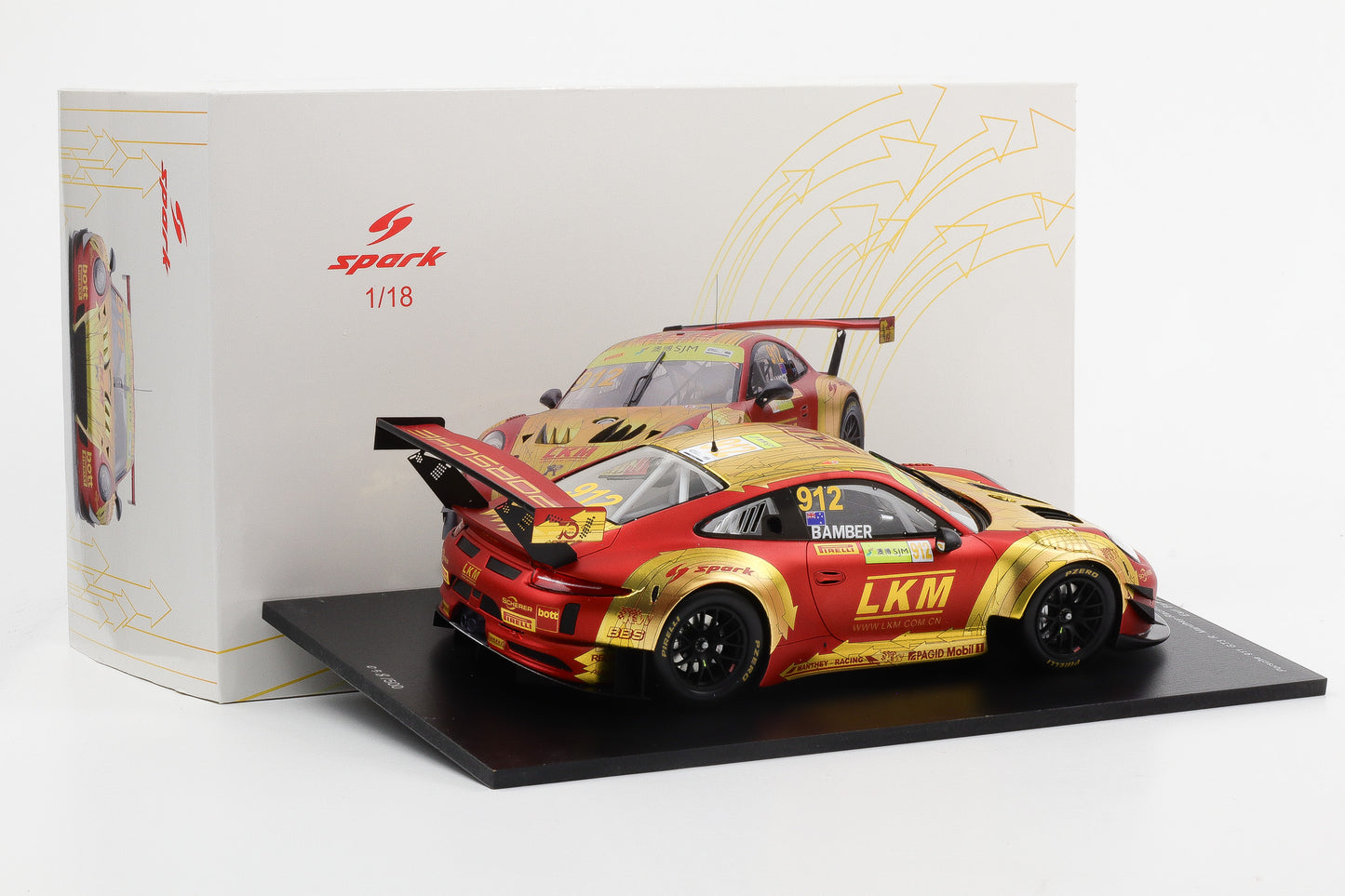 1:18 Spark Porsche 911 GT3 R 2018 Earl Bamber Manthey Racing Macau 18SA020