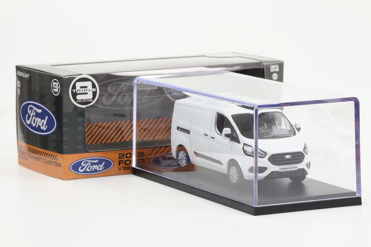 1:43 Greenlight 2018 Ford Transit Custom V362 MCA weiß Triple 9
