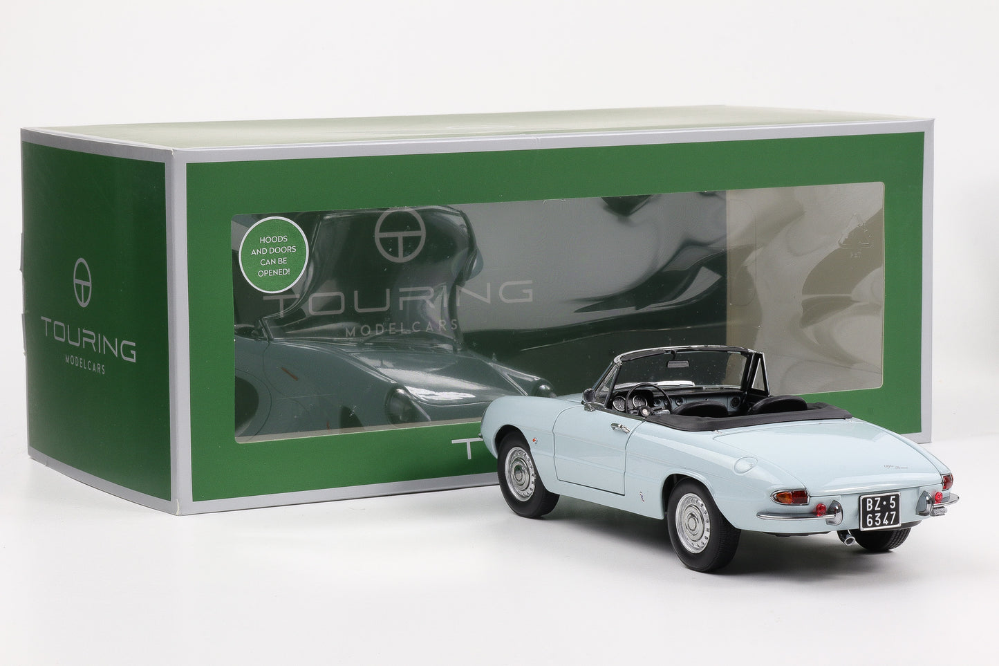 1:18 Touring Modelcars Alfa Romeo Duetto Spider 1966 hellblau full opening