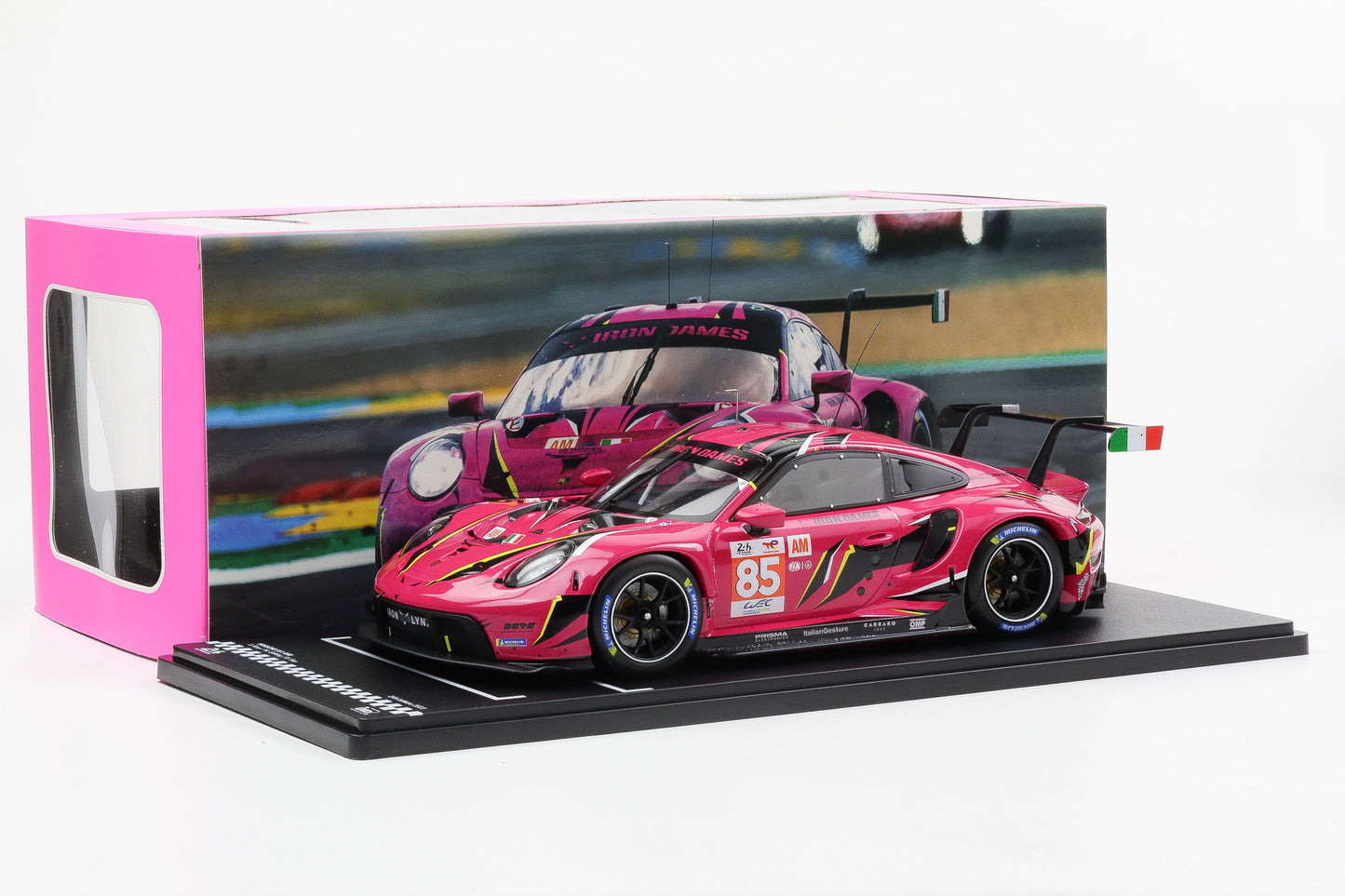 1:18 IXO Porsche 911 RSR #85 Iron Dames 24h LeMans 2023 Bovy Gatting Frey