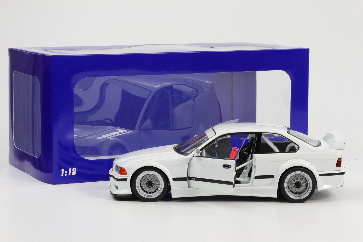 1:18 WERK83 BMW M3 E36 GTR Plain Body Version weiß diecast