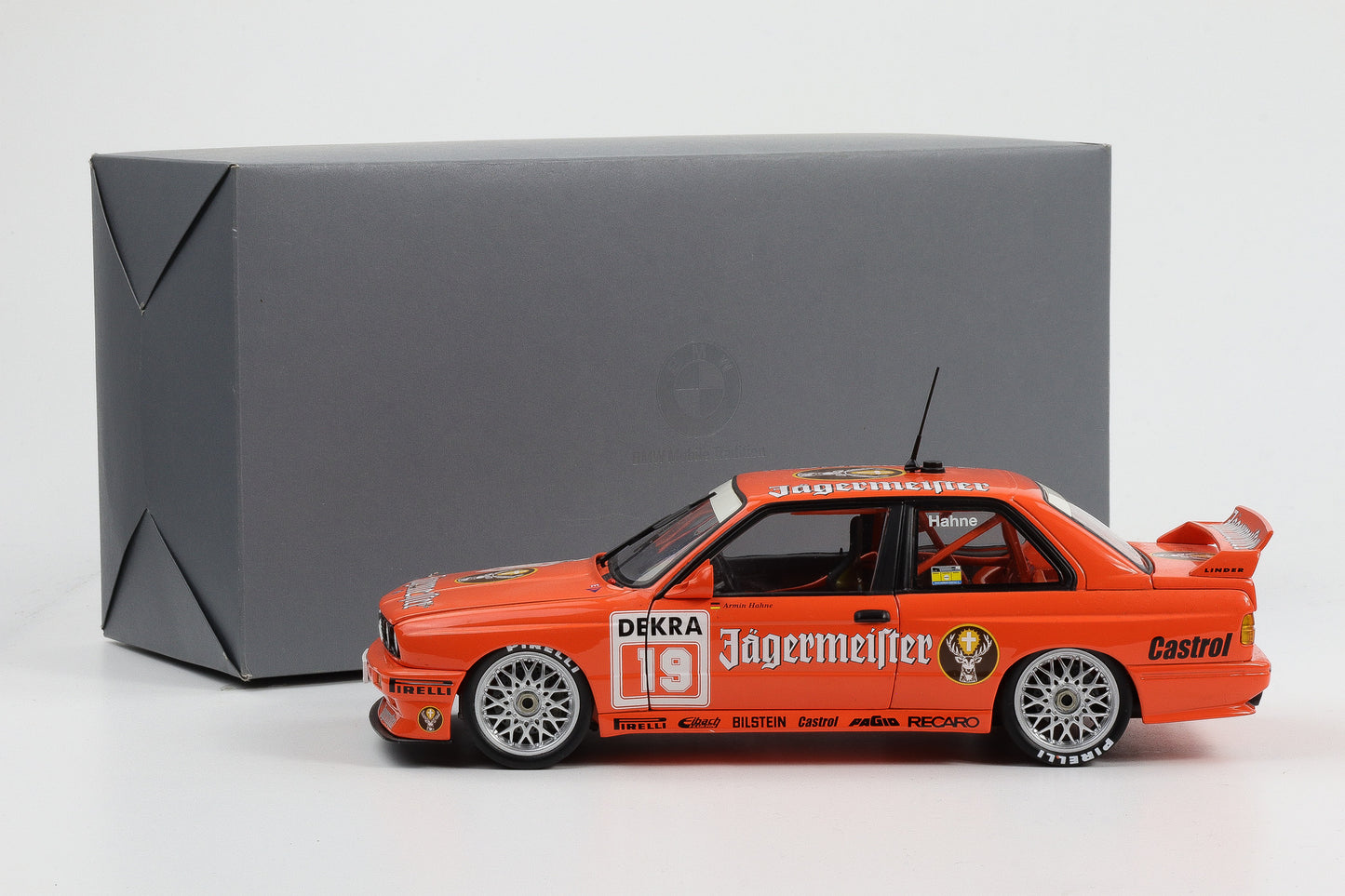 1:18 Minichamps BMW M3 E30 Hahne DTM 1992 Jägermeister Dealer