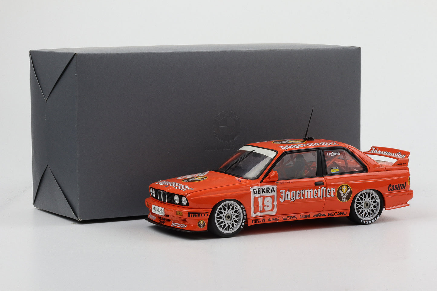 1:18 Minichamps BMW M3 E30 Hahne DTM 1992 Jägermeister Dealer