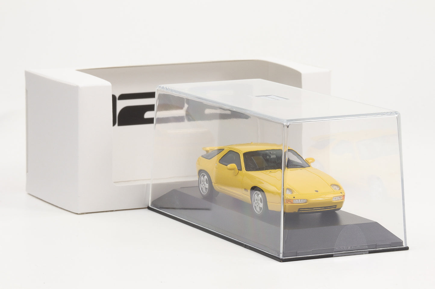 1:43 Spark Porsche 928 GTS 1991 speed yellow MAP Museum Resin