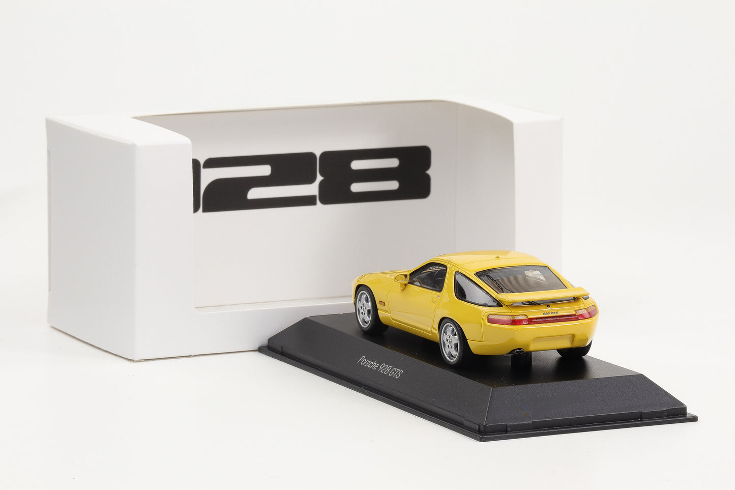 1:43 Spark Porsche 928 GTS 1991 speed yellow MAP Museum Resin