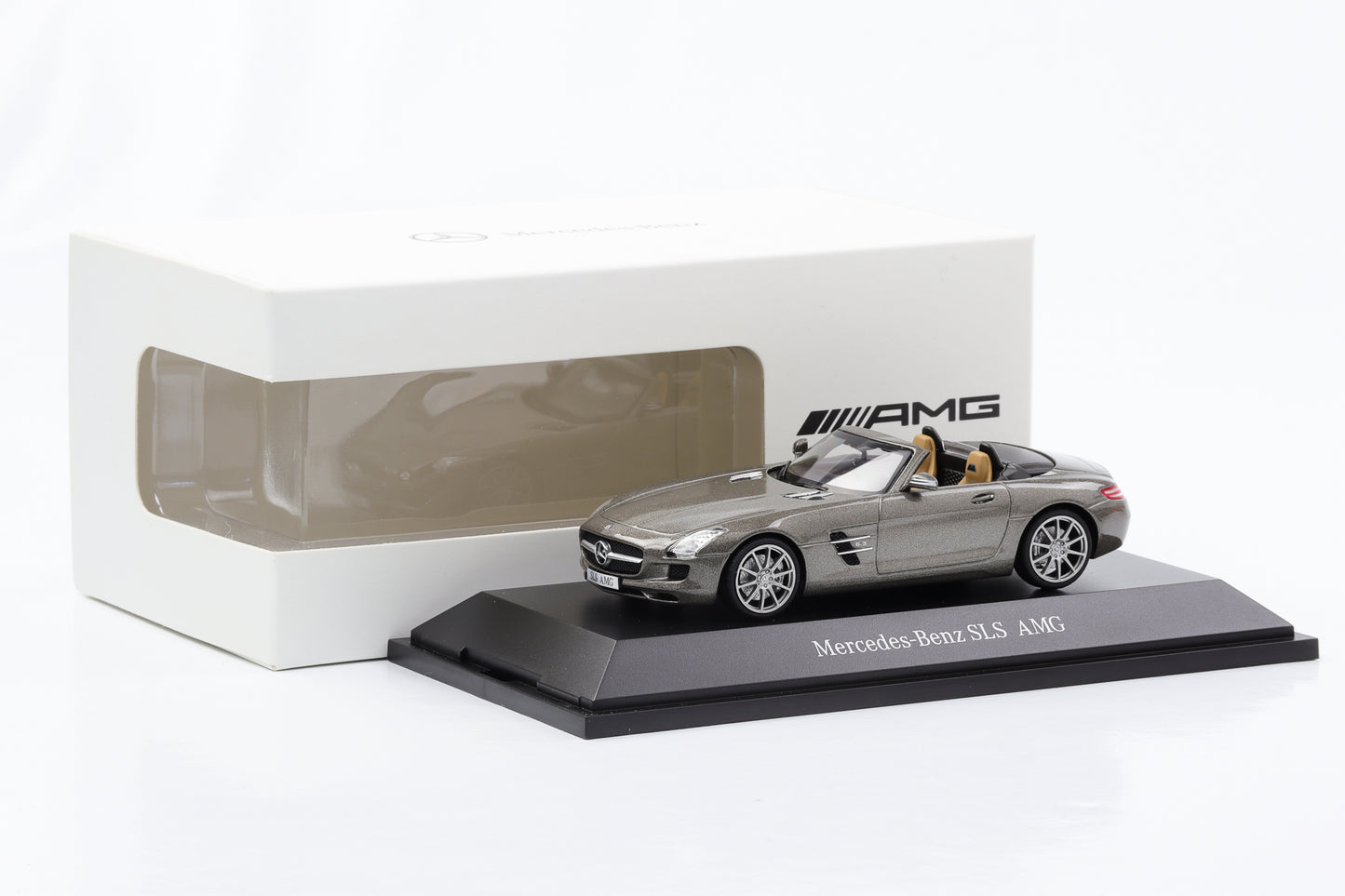 1:43 Mercedes-Benz SLS AMG Roadster AMG Monza grau magno Schuco B66960036