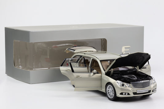 1:18 Minichamps Mercedes-Benz E-Klasse S212 T-Modell Perlbeige metallic full opening