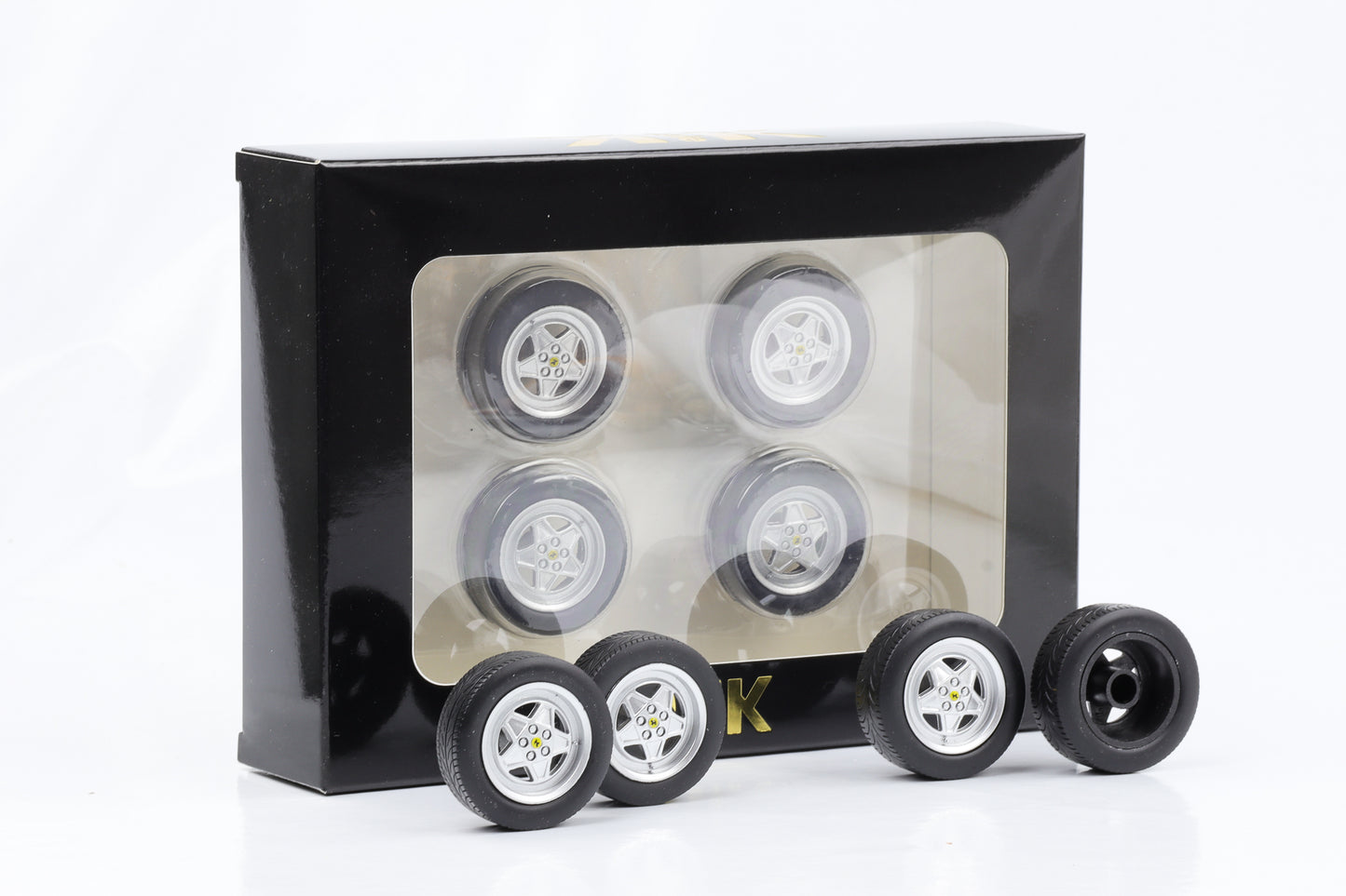 1:18 4 Felgen Set Ferrari 328 GTB silber 35mm mit Reifen KK-Scale