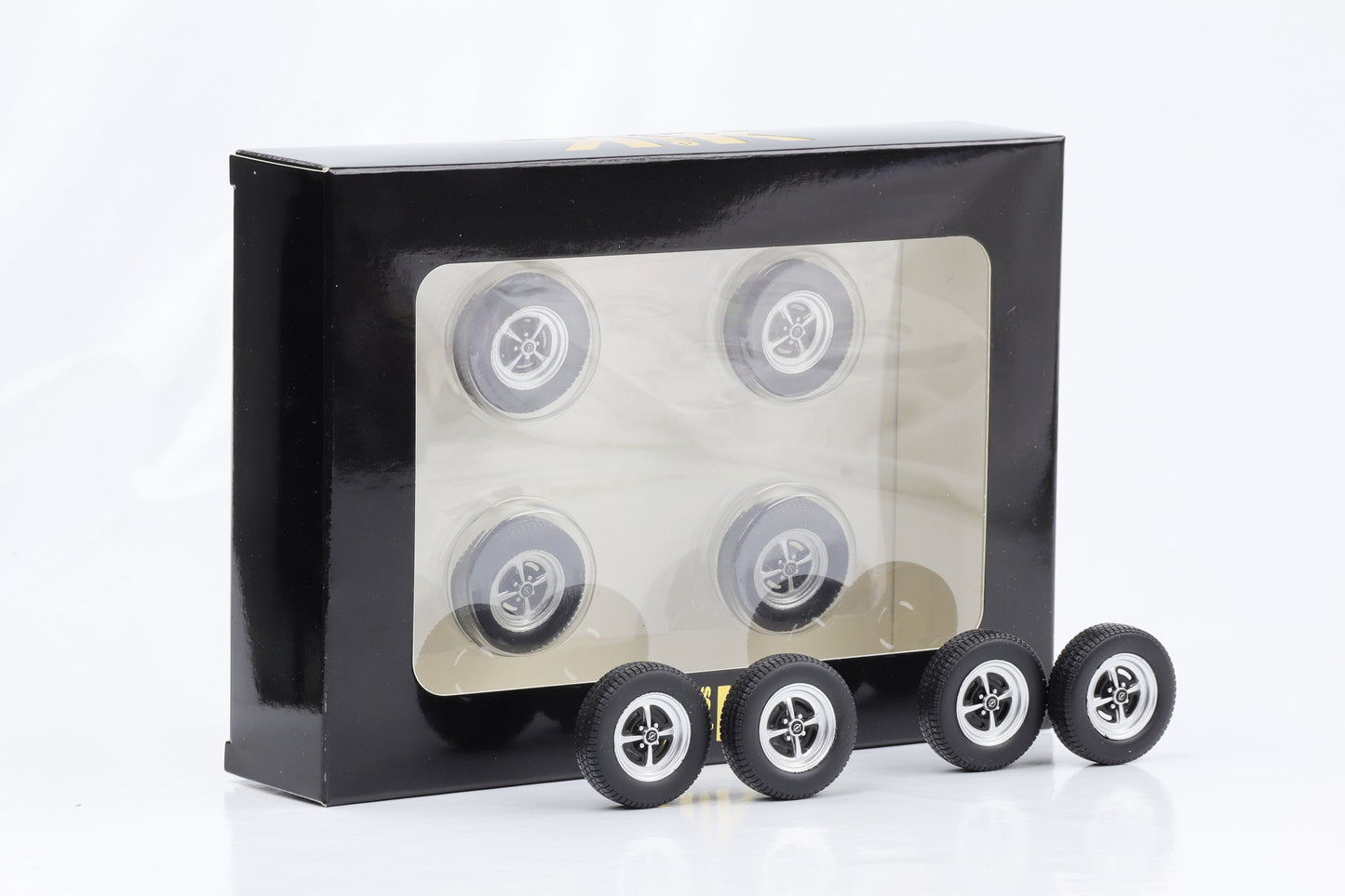 1:18 4 Felgen Set Opel Kadett B schwarz/silber 29mm mit Reifen KK-Scale