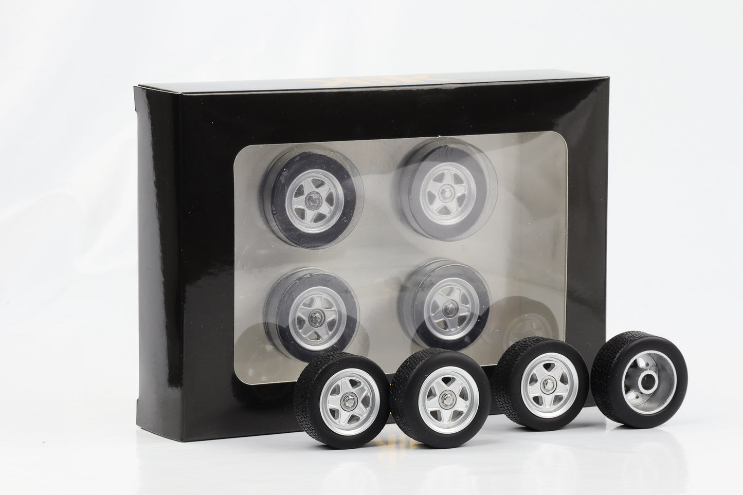 1:18 4 Felgen Set Ferrari Testarossa silber 35mm mit Reifen KK-Scale