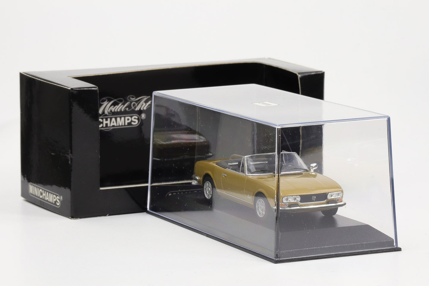 1:43 Minichamps Peugeot 504 Cabriolet 1974 Beige Opale Metalise / metallic-gold