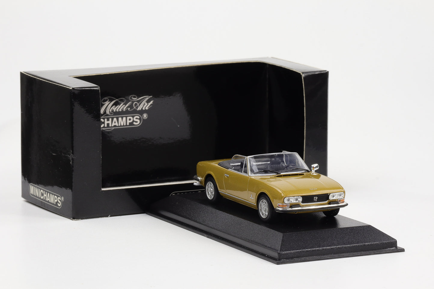 1:43 Minichamps Peugeot 504 Cabriolet 1974 Beige Opale Metalise / metallic-gold