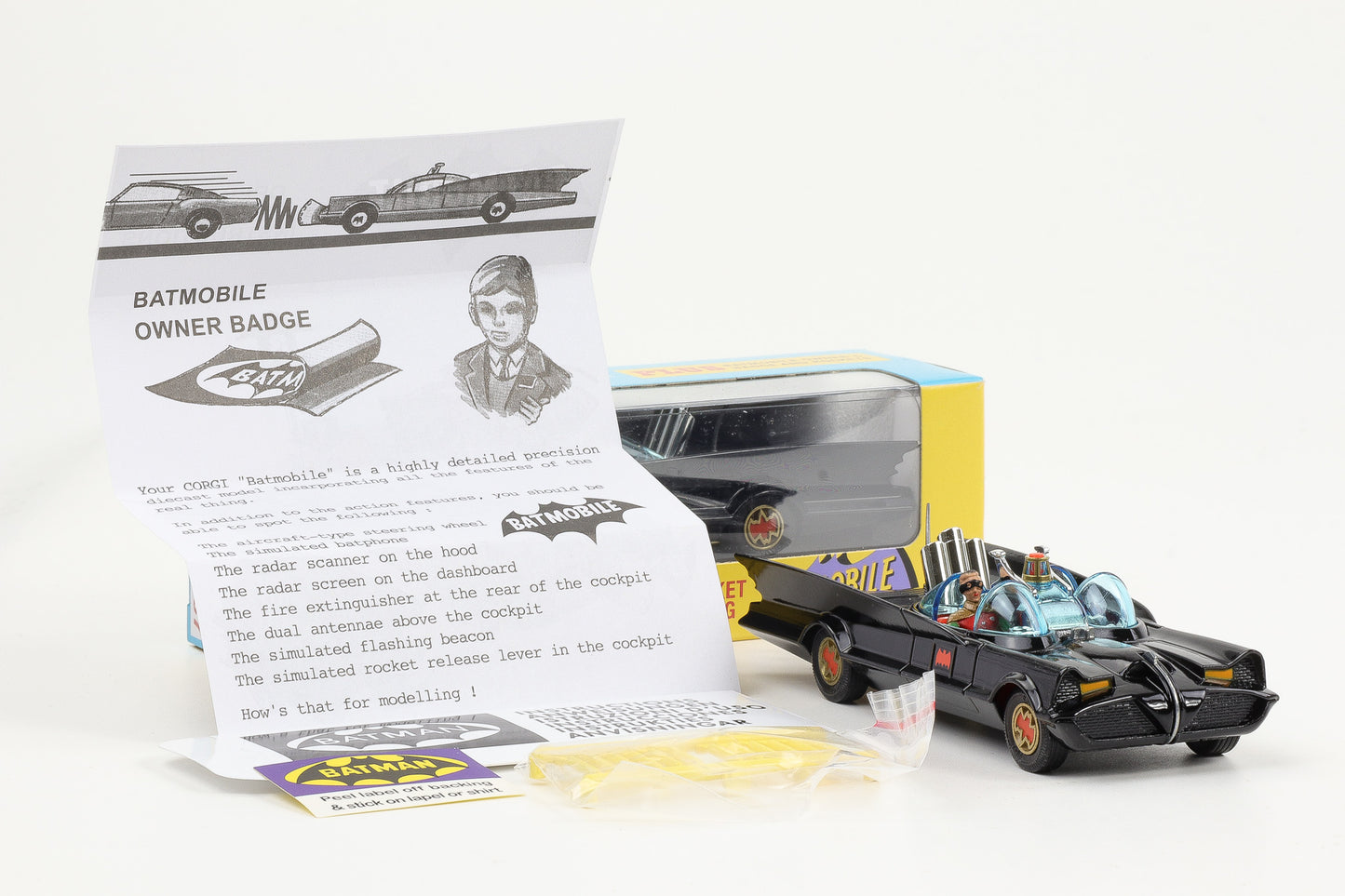 1:46 Corgi Toys Rocket Firing Batmobile with Figures Nr. 267 Repro