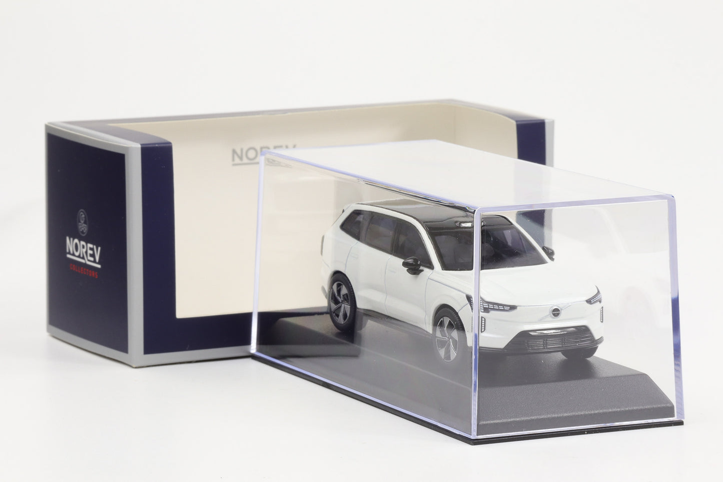1:43 Volvo EX90 2024 Cristal white pearl Norev 870080