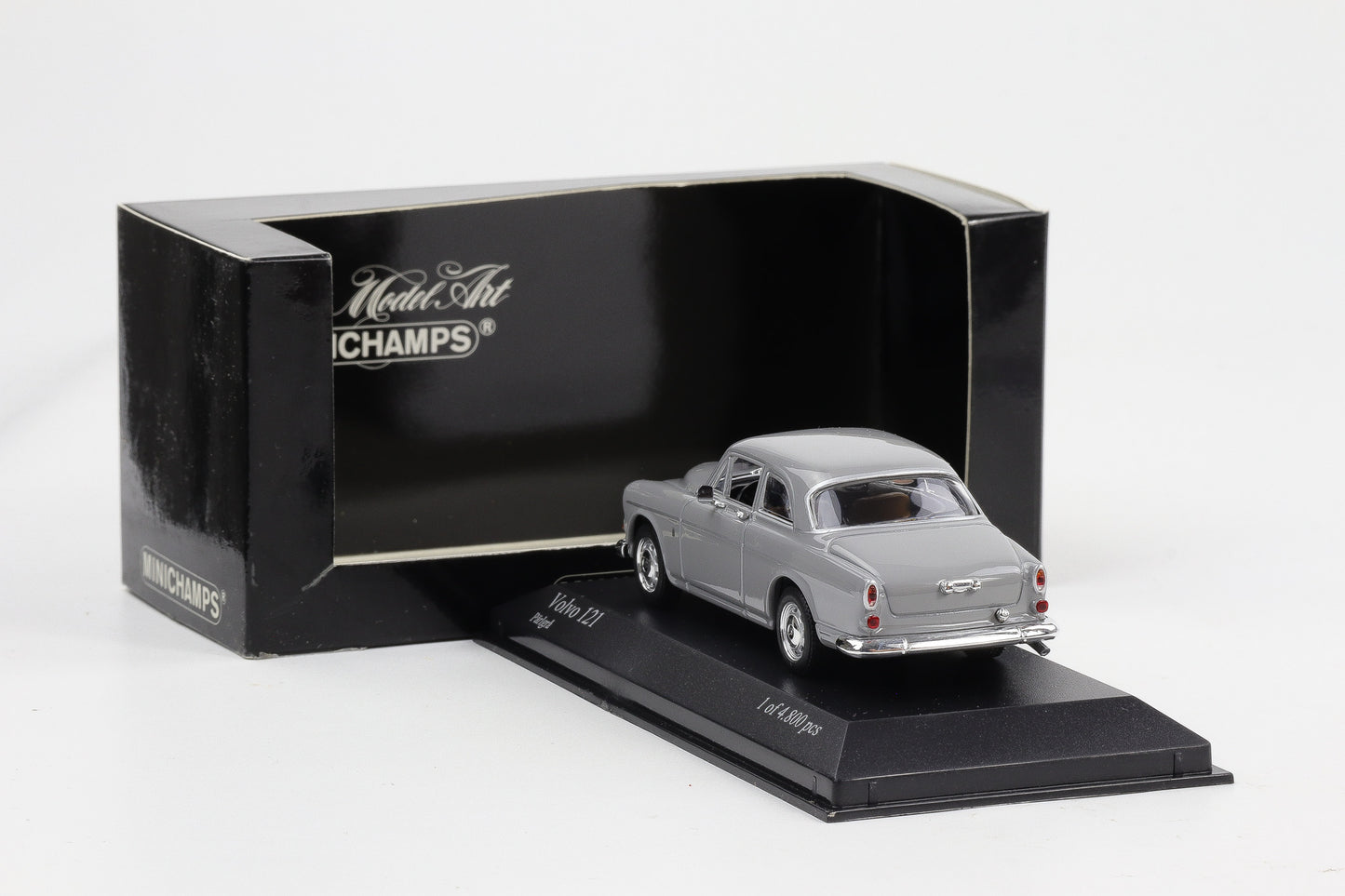 1:43 Minichamps Volvo Amazon 121 grau / Pärlgra