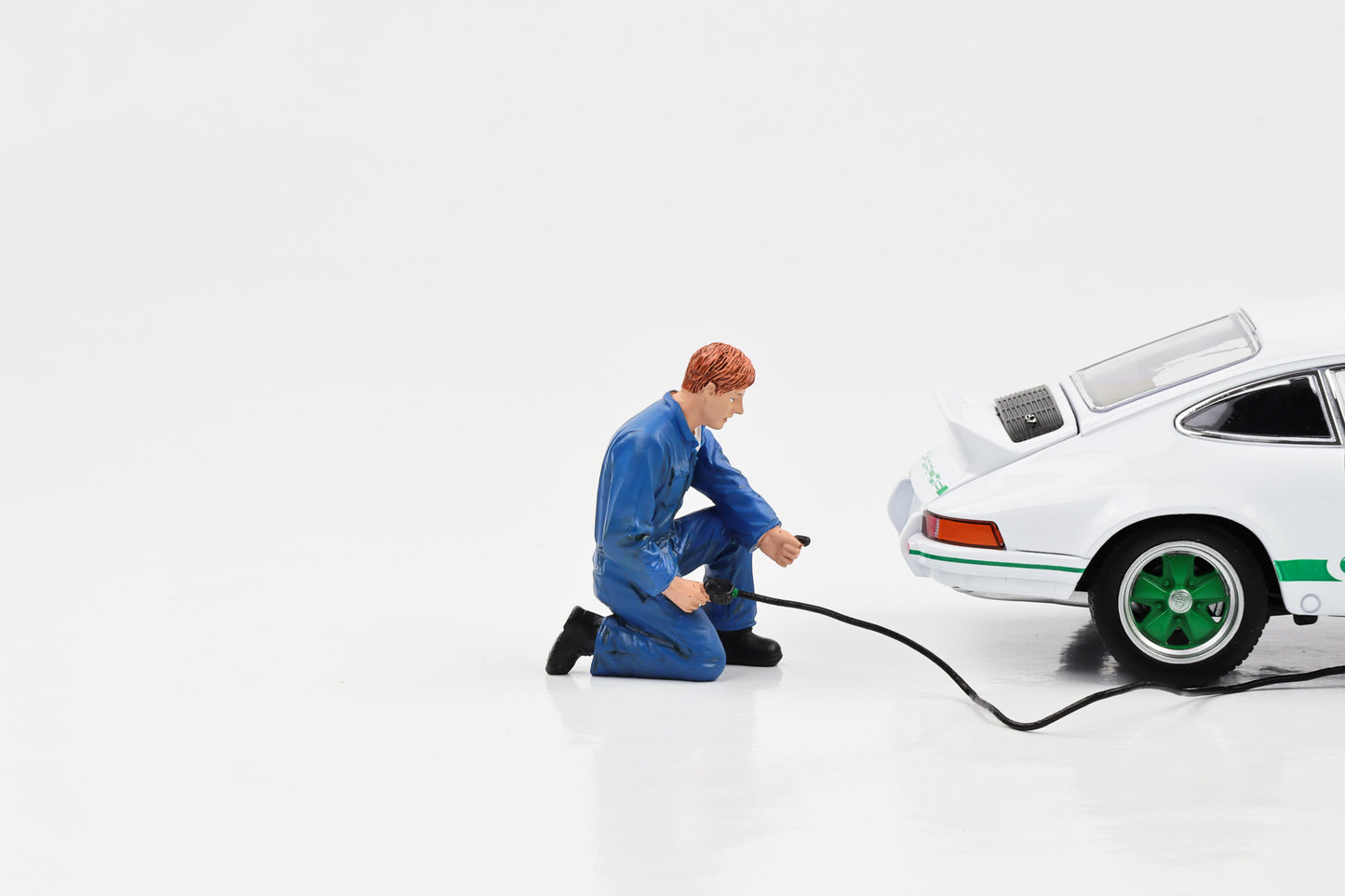 1:24 Figure Auto Mechanic Tony Inflating Tires American Diorama Figures