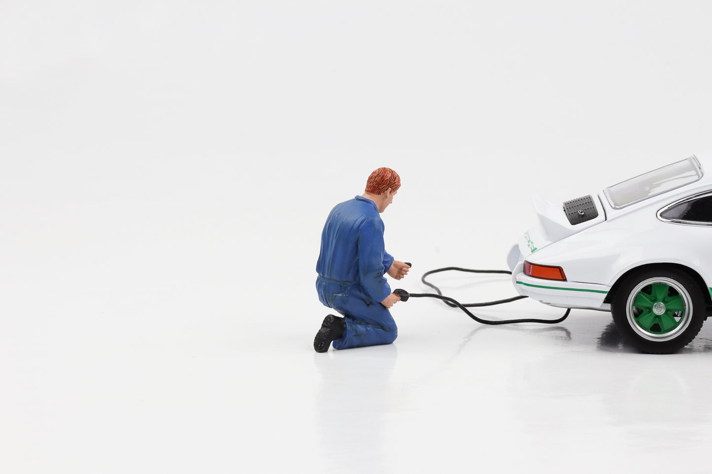 1:24 Figure Auto Mechanic Tony Inflating Tires American Diorama Figures