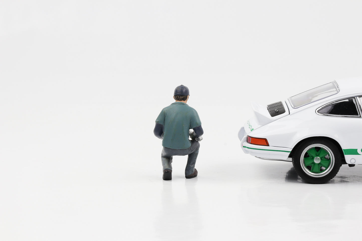 1:24 Figur Auto-Mechaniker Lucas hocke Werkzeug American Diorama Figuren