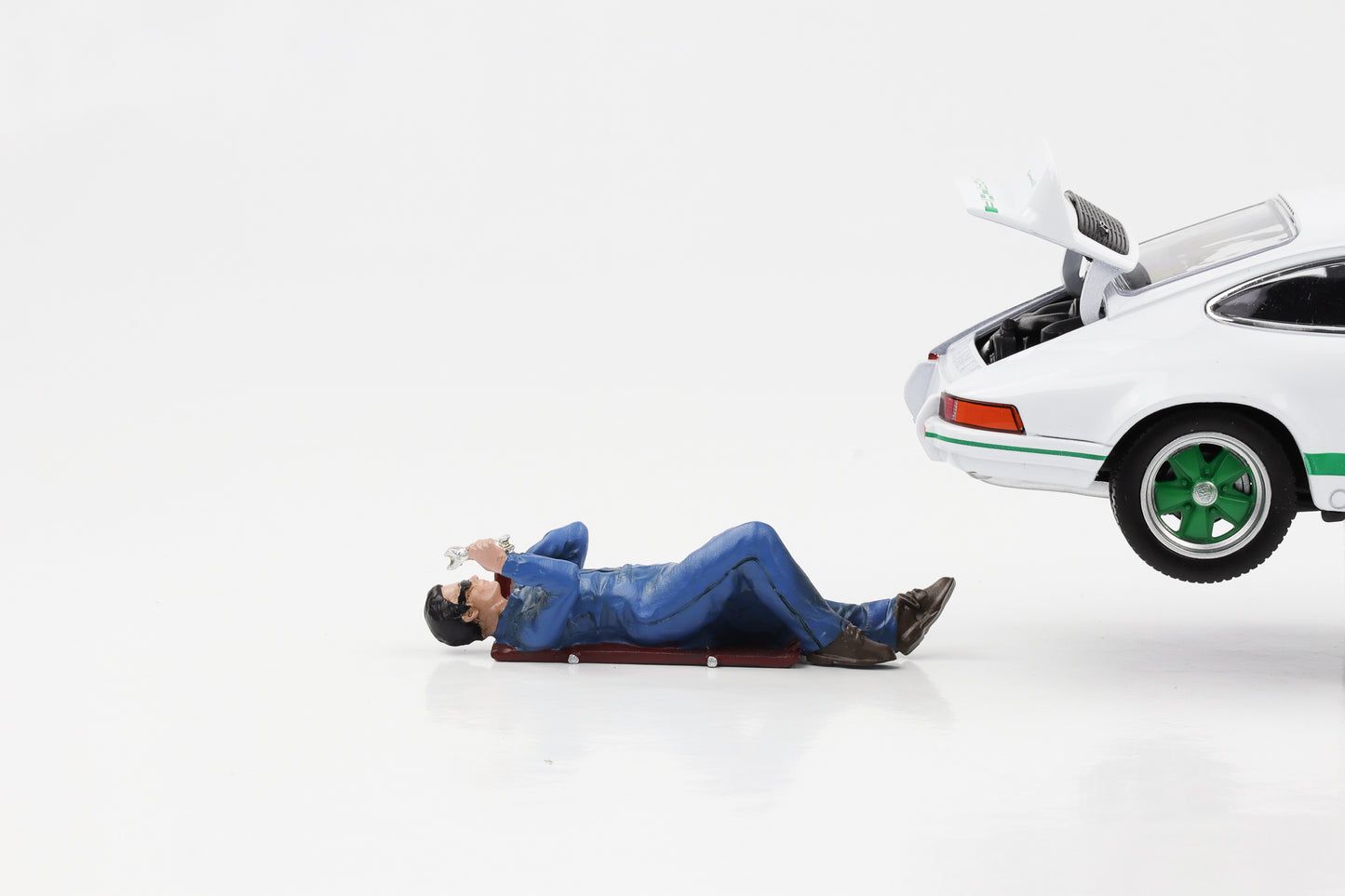 1:24 Figur Auto-Mechaniker Paul liegend Taschenlampe American Diorama Figuren