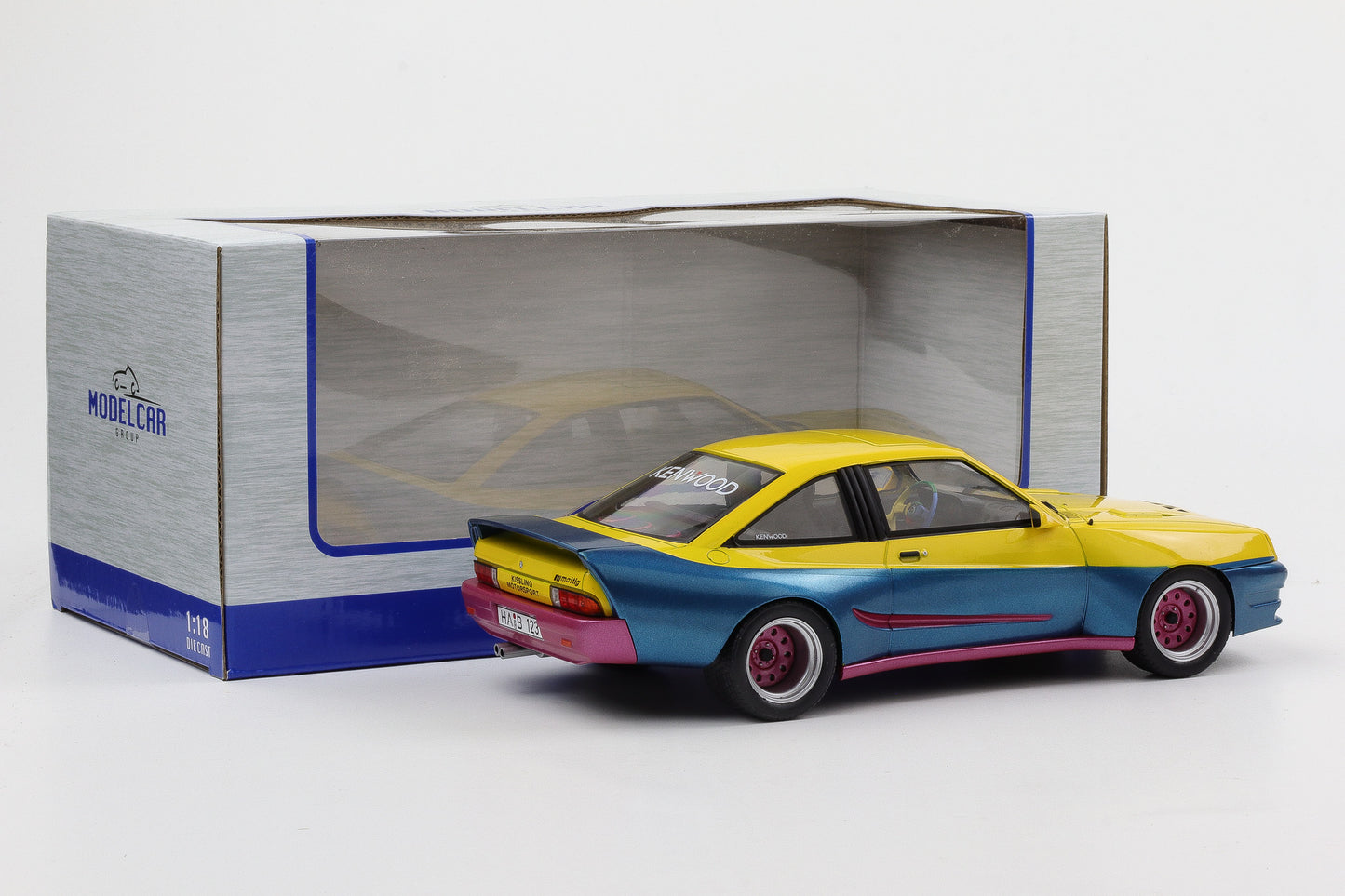 1:18 Opel Manta B Mattig Moviecar Film Manta Manta 1991 MCG diecast