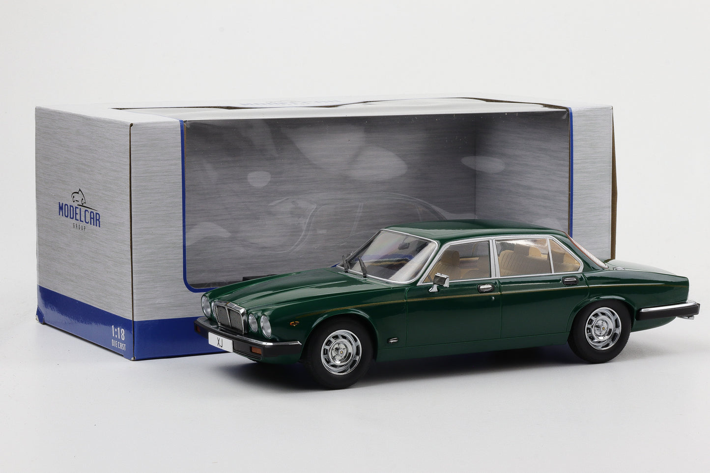 1:18 Jaguar XJ Series III 1979 dunkelgrün metallic 1:18 MCG diecast
