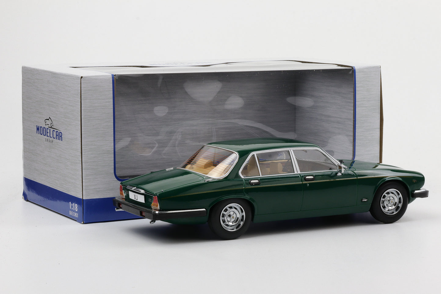 1:18 Jaguar XJ Series III 1979 dunkelgrün metallic 1:18 MCG diecast