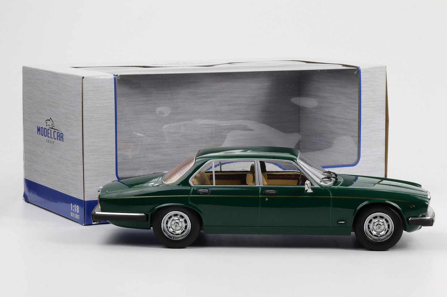 1:18 Jaguar XJ Series III 1979 dunkelgrün metallic 1:18 MCG diecast